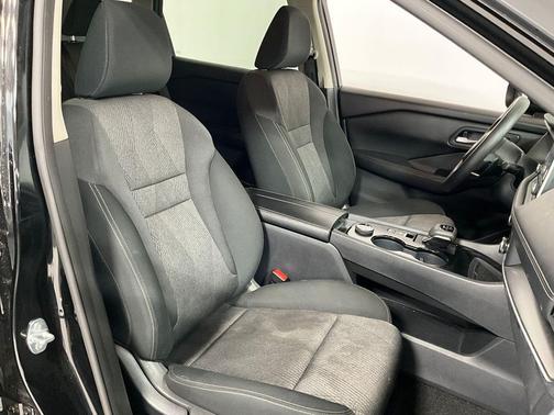 Super Black 2024 Nissan Rogue SV