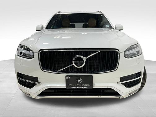 2019 Volvo XC90 T6 Momentum