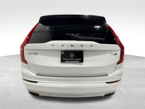 2019 Volvo XC90 T6 Momentum