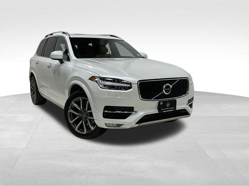 2019 Volvo XC90 T6 Momentum