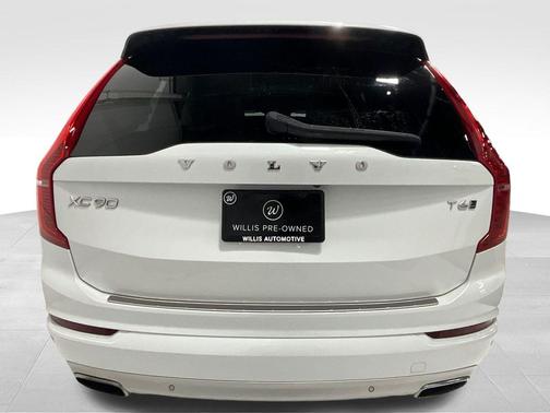 2019 Volvo XC90 T6 Momentum
