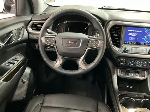 2023 GMC Acadia AWD AT4