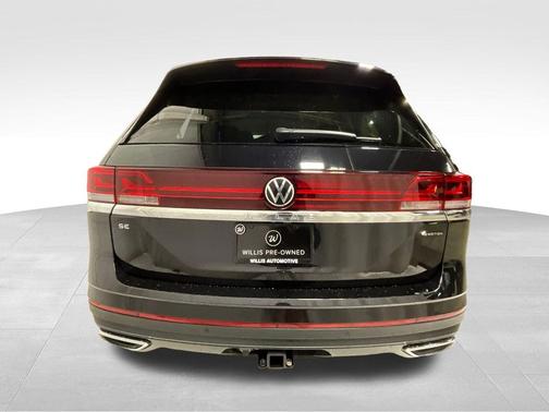 Deep Black Pearl 2025 Volkswagen Atlas 2.0T SE w/Technology 4MOTION