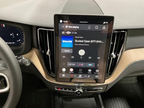 2026 Volvo XC60 B5 Plus