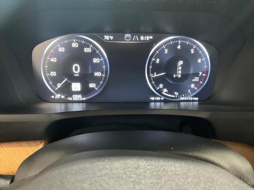 2022 Volvo XC90 T6 Momentum