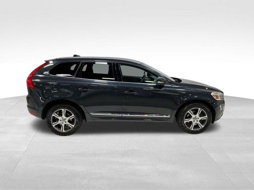 Savile Gray Metallic 2014 Volvo XC60 T6 R-Design
