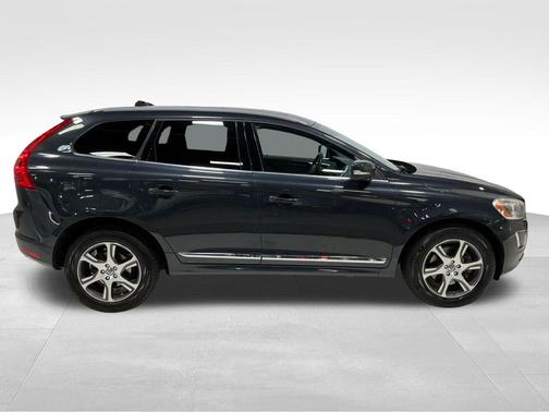 Savile Gray Metallic 2014 Volvo XC60 T6 R-Design