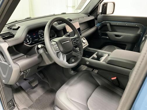 2025 Land Rover Defender P300