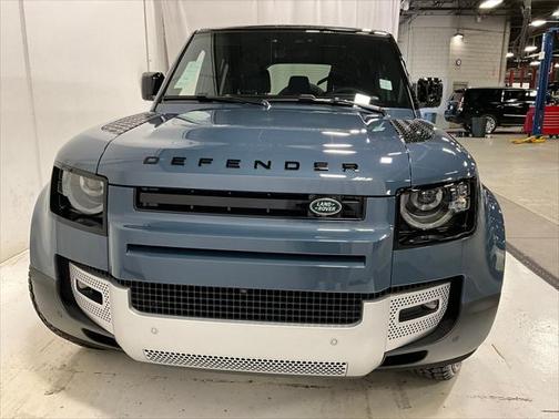 2025 Land Rover Defender 110 P300