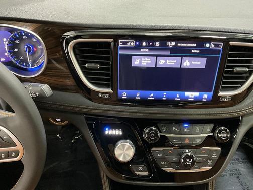 2022 Chrysler Pacifica L