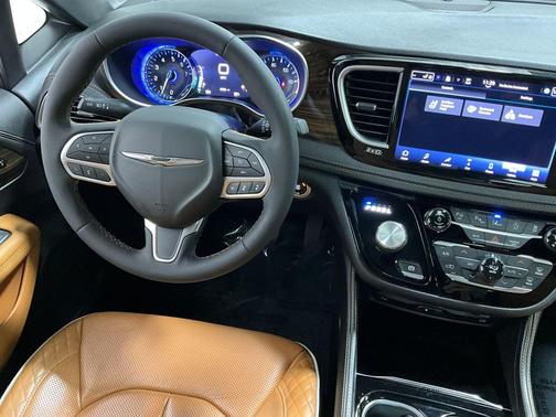 2022 Chrysler Pacifica L