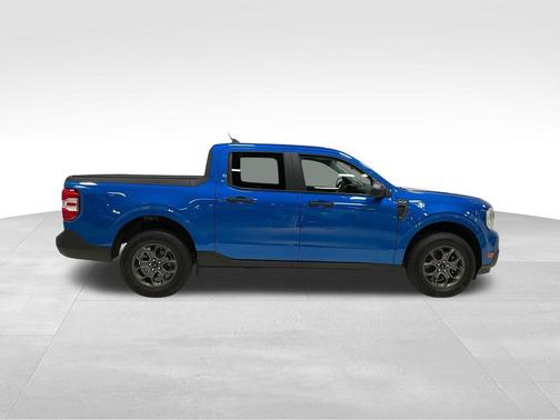 Velocity Blue Metallic 2022 Ford Maverick XLT