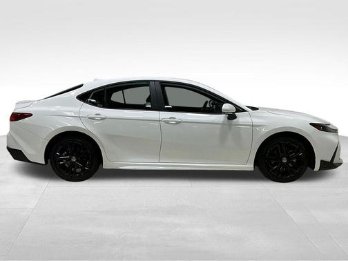Ice Cap 2025 Toyota Camry SE