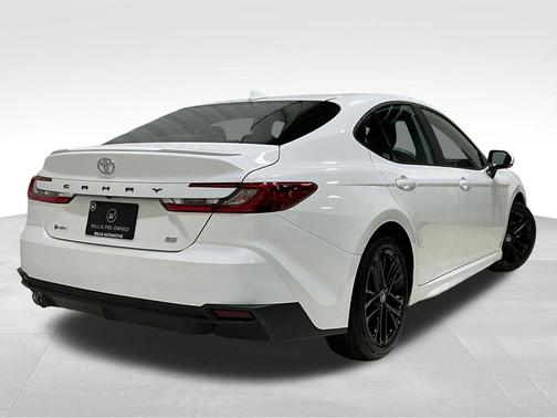 Ice Cap 2025 Toyota Camry SE