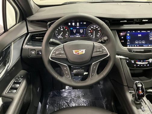 Argent Silver Metallic 2025 Cadillac XT5 Premium Luxury