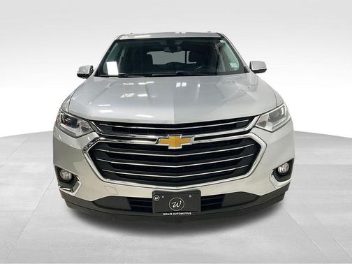 Silver Ice Metallic 2018 Chevrolet Traverse LT Cloth