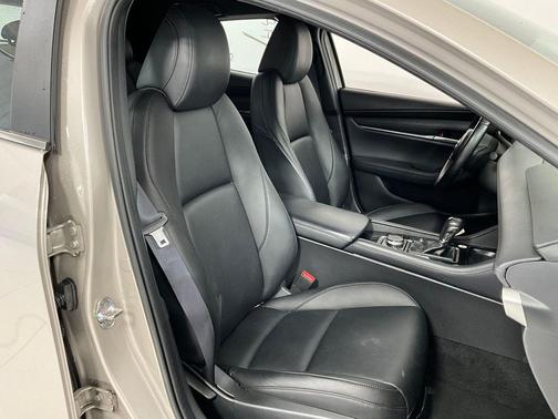 Platinum Quartz Metallic 2025 Mazda Mazda3 2.5 S Select Sport