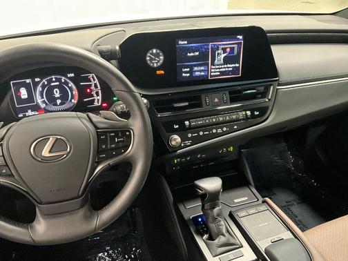 2022 Lexus ES 350 Base