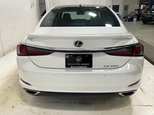 2022 Lexus ES 350 Base