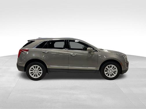Bronze Dune Metallic 2019 Cadillac XT5 Base