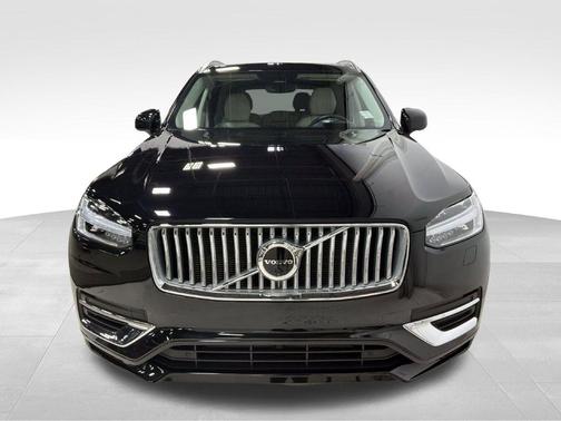 Onyx Black Metallic 2025 Volvo XC90 Plug-In Hybrid T8 Ultra 7-Seater