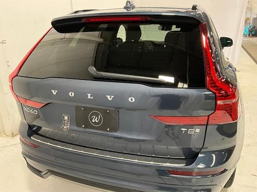 2025 Volvo XC60 Plug-In Hybrid T8 Plus