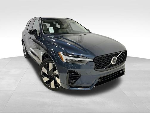 2025 Volvo XC60 Plug-In Hybrid T8 Plus