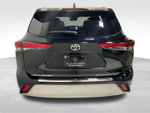 2022 Toyota Highlander Platinum