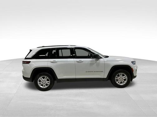 2022 Jeep Grand Cherokee Laredo