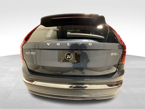 2026 Volvo XC90 B5 Plus 7-Seater