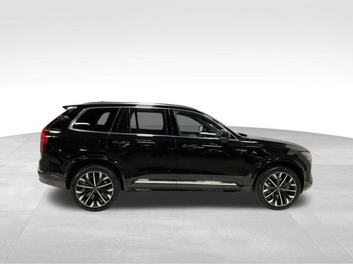 2026 Volvo XC90 Plug-In Hybrid T8 Plus 7-Seater