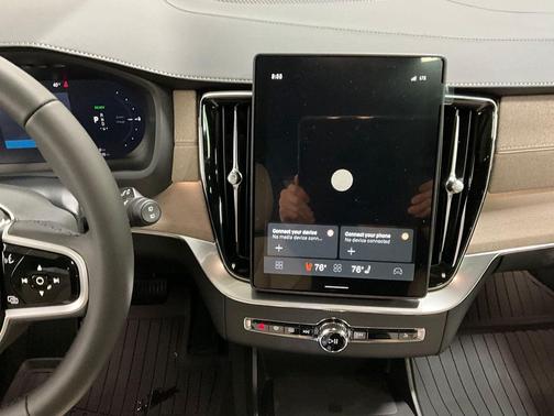 2026 Volvo XC90 Plug-In Hybrid T8 Plus 7-Seater