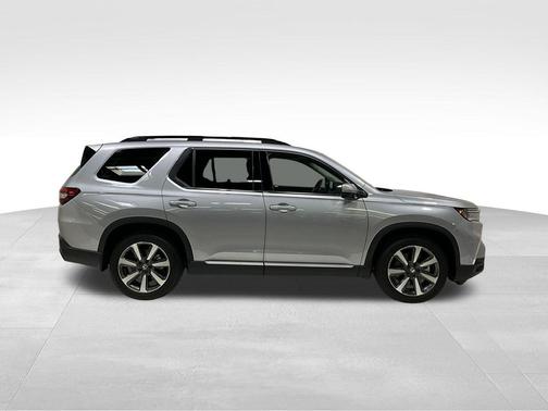 Lunar Silver Metallic 2025 Honda Pilot Touring 8-Passenger