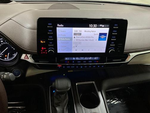 2021 Toyota Sienna Platinum 7 Passenger