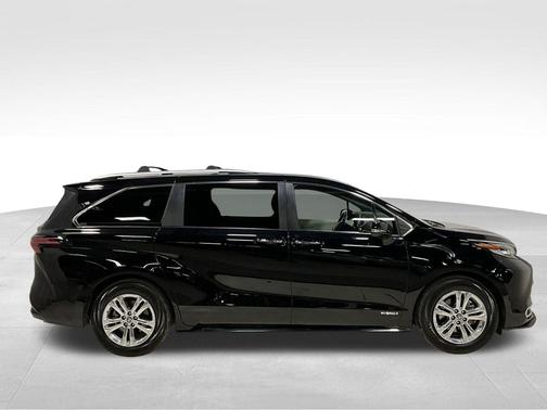 2021 Toyota Sienna Platinum 7 Passenger
