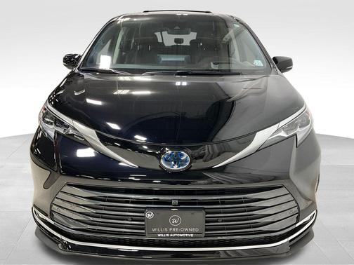 2021 Toyota Sienna Platinum 7 Passenger