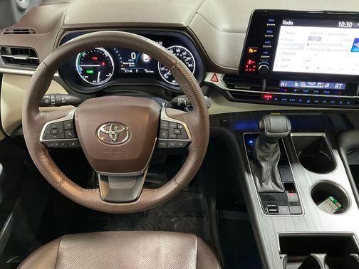 2021 Toyota Sienna Platinum 7 Passenger