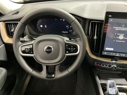 2026 Volvo XC60 B5 Core