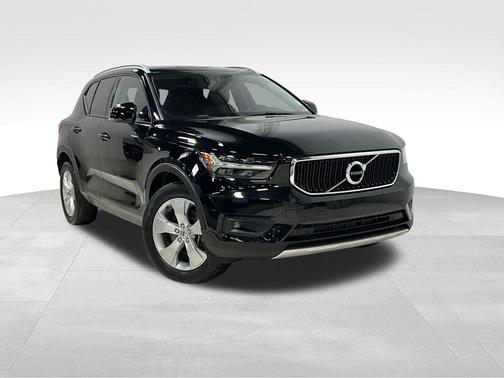 2021 Volvo XC40 T5 Momentum