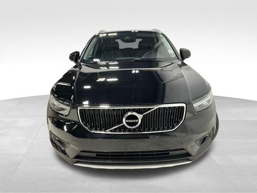 2021 Volvo XC40 T5 Momentum