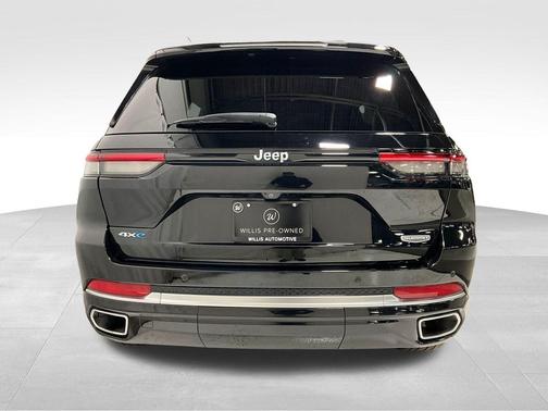 2022 Jeep Grand Cherokee Summit