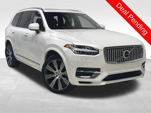 Crystal White Metallic 2024 Volvo XC90 Recharge Plug-In Hybrid T8 Ultimate Bright Theme 7-Seater