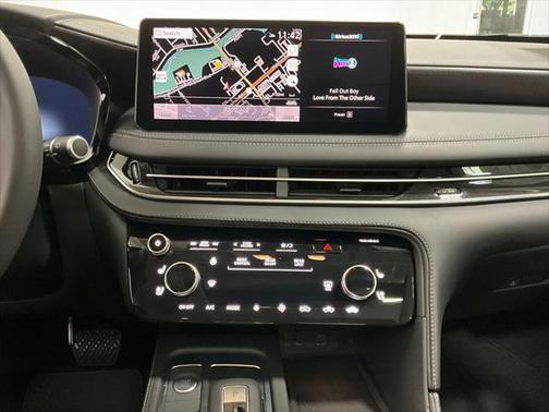2025 INFINITI QX60 SENSORY