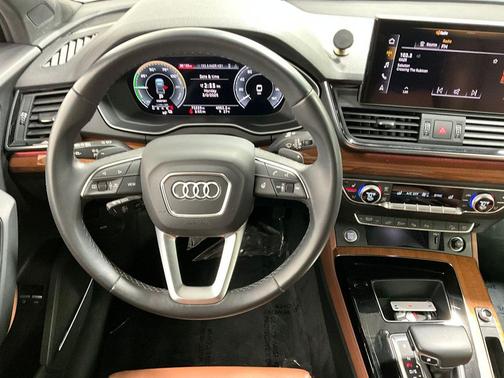 2022 Audi Q5 55 S line Prestige