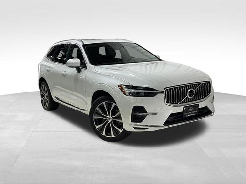 2022 Volvo XC60 Recharge Plug-In Hybrid T8 Inscription Expression