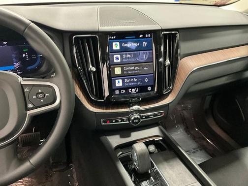 2022 Volvo XC60 Recharge Plug-In Hybrid T8 Inscription Expression