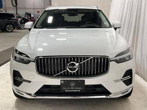 2022 Volvo XC60 Recharge Plug-In Hybrid T8 Inscription Expression
