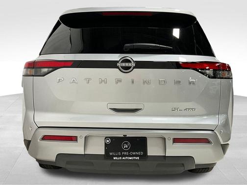 2023 Nissan Pathfinder SL 4WD