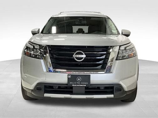 2023 Nissan Pathfinder SL 4WD