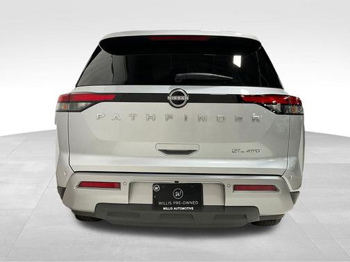 2023 Nissan Pathfinder SL 4WD